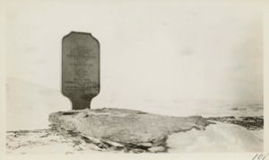 Image: Peterson's grave - most northern grave in the world
